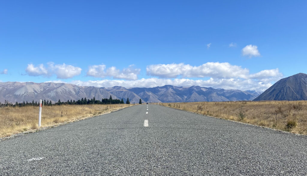 The road to Lake Ōhau.